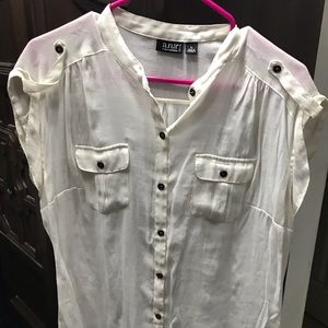 👚👕BUNDLE THIS 3 for $12.